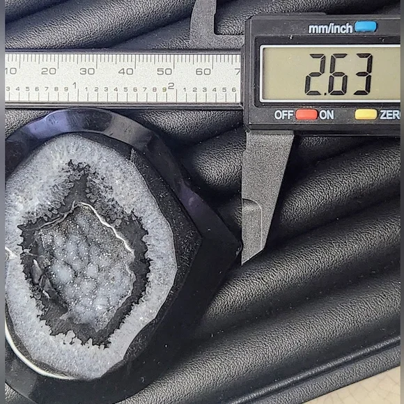 Druzy Black Agate Heart Crystal Carving - Picture 6 of 6